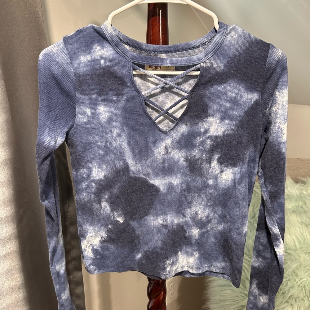Hollister Tie-Dye Long Sleeve Crop Top